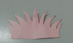 小草花样的彩纸剪法