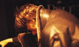 “我自闭了”系列表情包，是否是对自闭症的误解及隐性歧视？