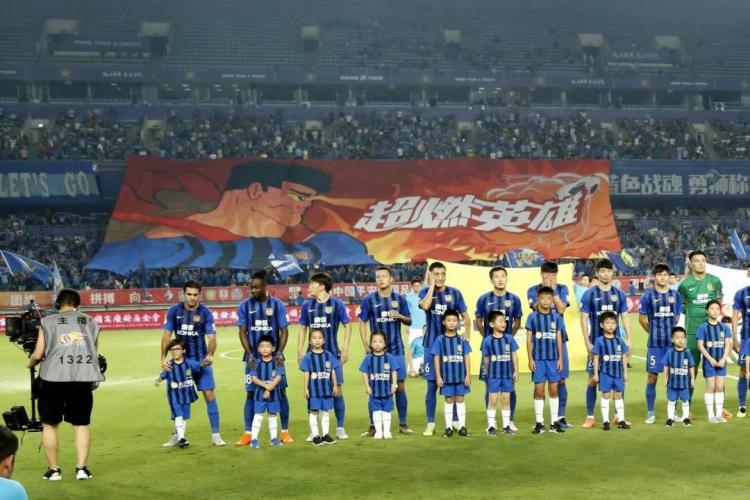 为什么足球比赛要带球童入场