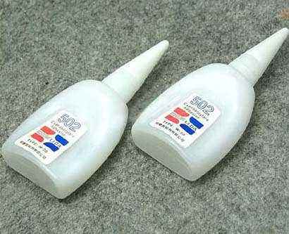 502胶水能粘塑料吗