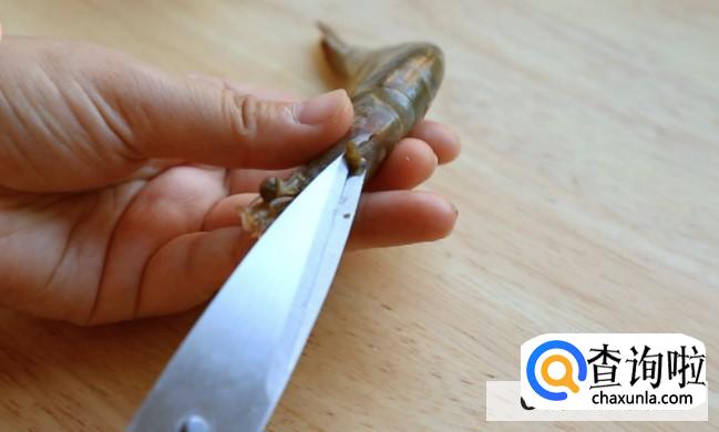 做虾前的处理步骤