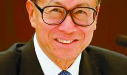 中国人都买不起房了，亚洲首富李嘉诚却在卖房买黄金，目的是？