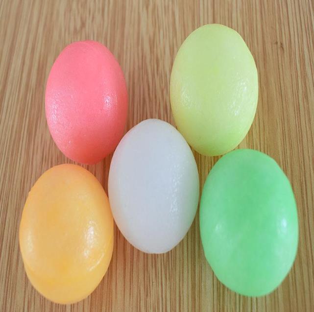 卫生球为什么接触空气就变小