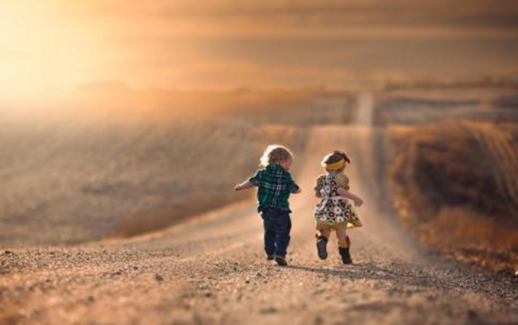 何姓男孩起名大全，何姓男宝宝取名，男孩何姓名字推荐