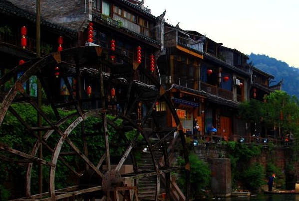 凤凰古城在哪里