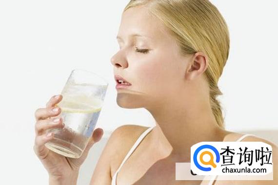 睡觉时口干舌燥想喝水怎么办