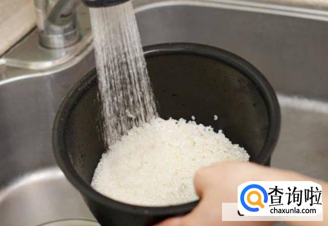 怎样煮饭不溢出的方法