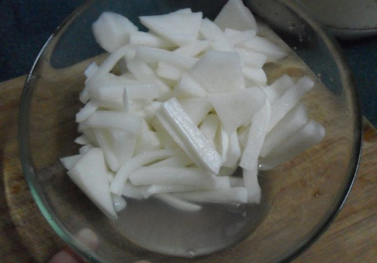 萝卜酸菜的做法和步骤