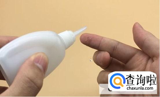 502胶水把手粘住了巧解决