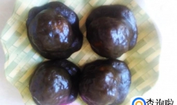 自做的艾叶板栗糍粑