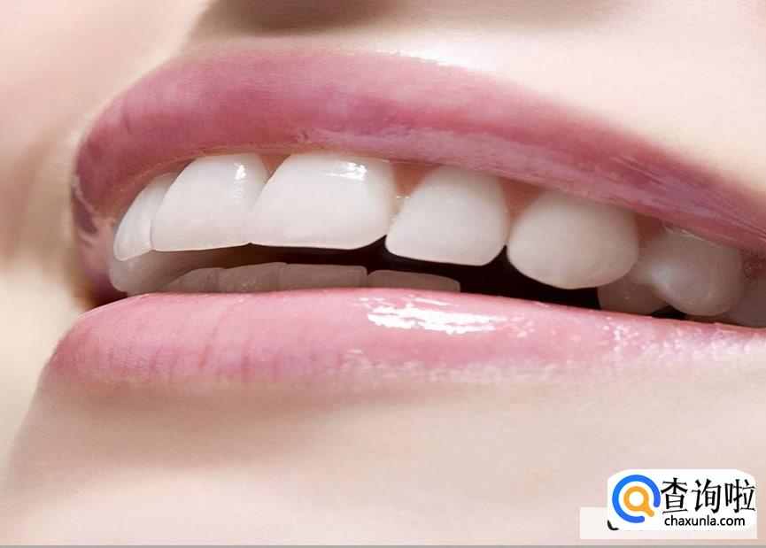 美白牙齿的独门小配方