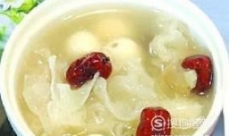 如何用电饭锅煮红枣银耳汤