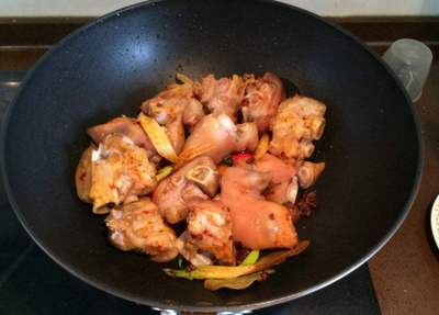 麻辣猪脚的家常做法