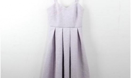 平胸的女生穿什么才好看？