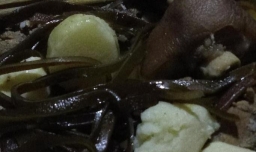 在农村是怎样炖鸡的