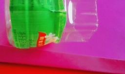 矿泉水瓶变漂亮手工花篮的步骤