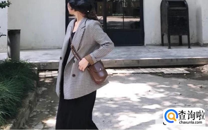 千鸟格西装外套怎么搭配