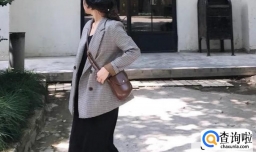 千鸟格西装外套怎么搭配