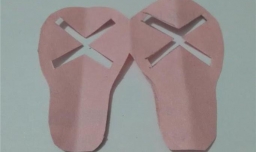 [巧手剪纸]如何用卡纸做一双可爱的拖鞋