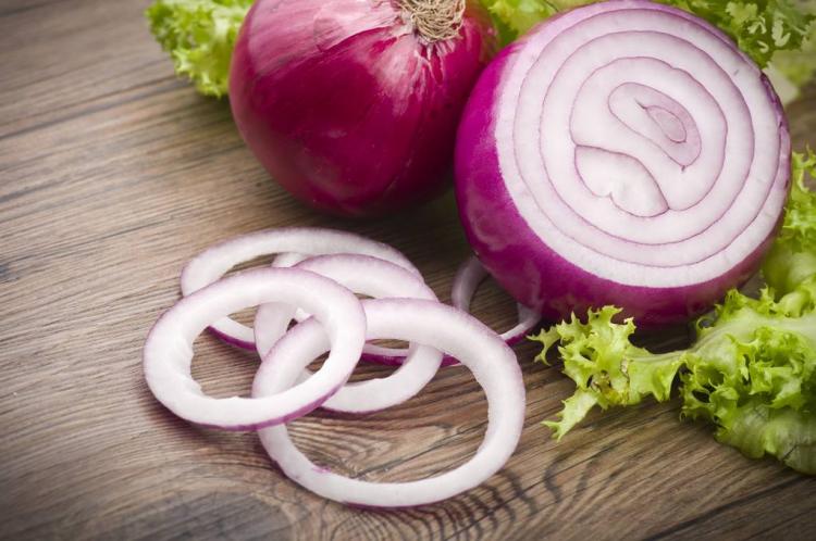 洋葱表皮烂了里面还能吃吗