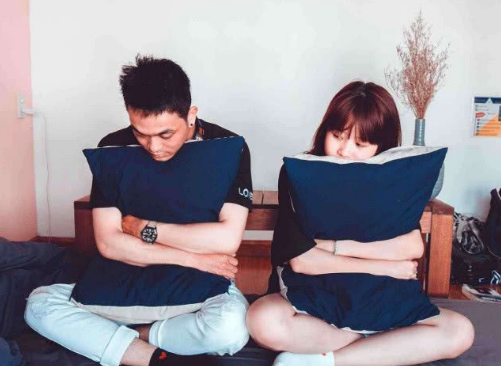 玩游戏女朋友生气怎么哄