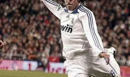 历史足球明星排名前十都有哪些