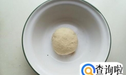 花边猪肉韭菜馅饼的做法