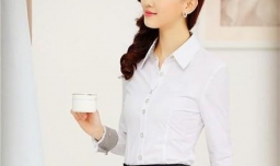 夏季黑色短裙怎样搭配上衣