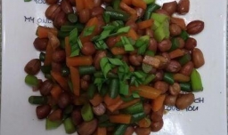 怎样做美味儿的凉拌胡萝卜蒜苔花生米？