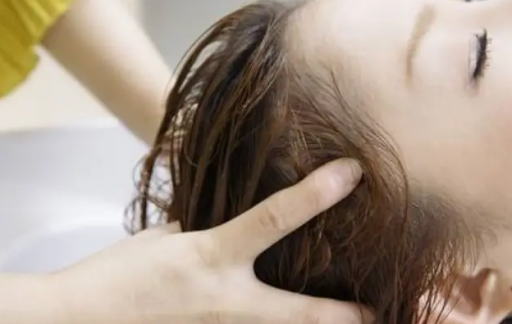 不洗头的情况下如何让头发干净