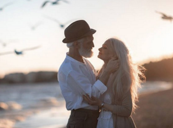 黄昏在爱情里代表什么