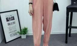 灯笼裤配什么上衣好看