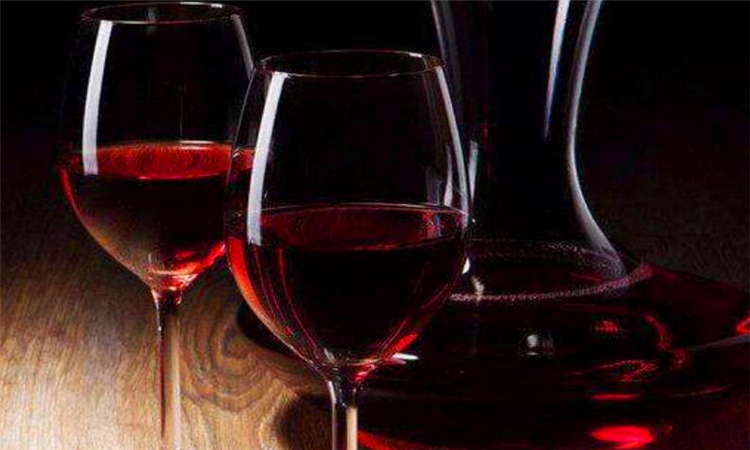 葡萄酒跟红酒有什么区别