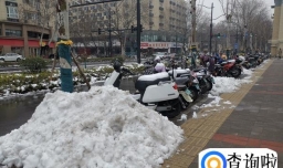 郑州大雪多个仓库倒塌损失惨重，全国降温