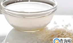 牛仔外套衣领发黄怎么清洗