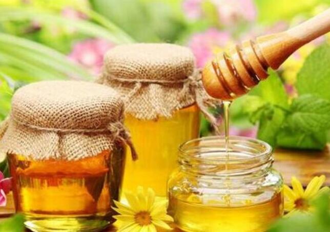 蜂蜜放冰箱里变成白色固体怎么办