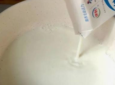 宝宝爱吃奶酪棒，教你在家里简单几步做出健康美味的奶酪棒