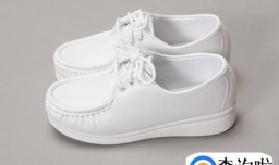 白鞋配什么颜色裤子