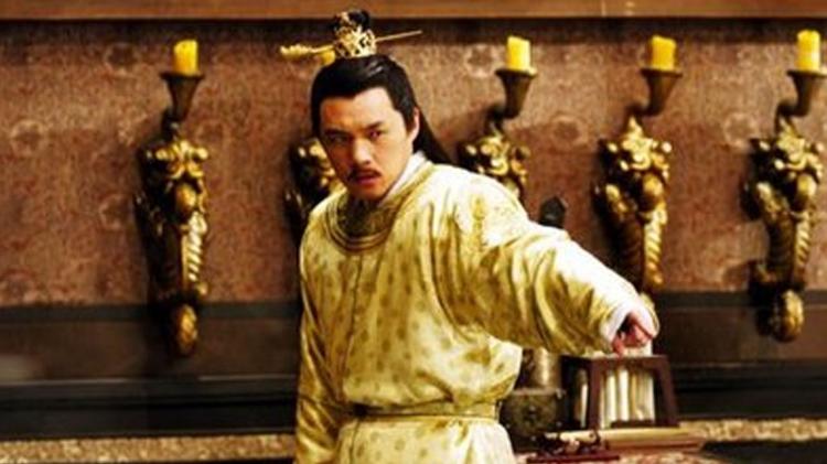 万岁一词是什么时候开始被皇帝所专用的 