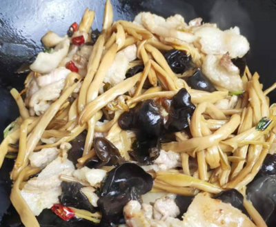 干黄花菜炒肉经典做法