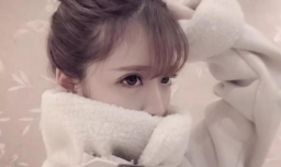 圆脸怎么扎头发显脸小