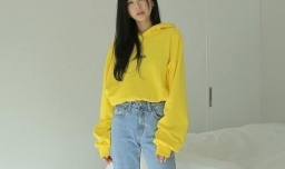 黄颜色卫衣怎么搭配