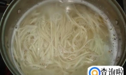 葱油酸汤面的做法