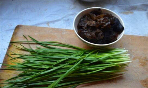 虾仁木耳鸡蛋饺子馅的做法