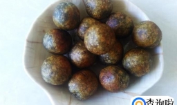 自做的艾叶板栗丸子