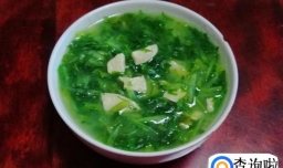 怎样做芹菜叶子萝卜豆腐汤？