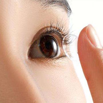 隐形眼镜有没有可能滑到眼球后面