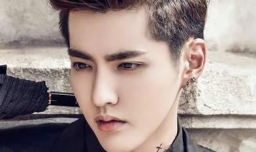 男生两边剪短中间留长的发型