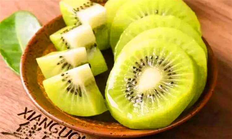猕猴桃跟什么放一起熟得快