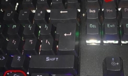 优想键盘背光灯怎么打开